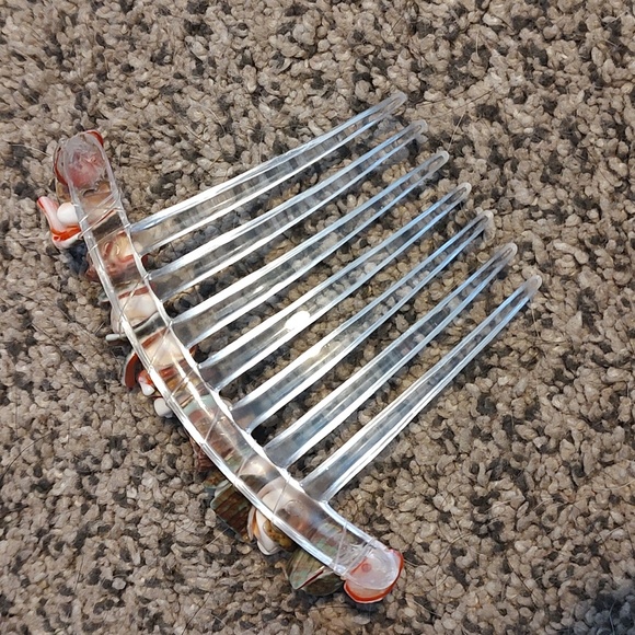 Shell Hair Piece - Picture 3 of 3